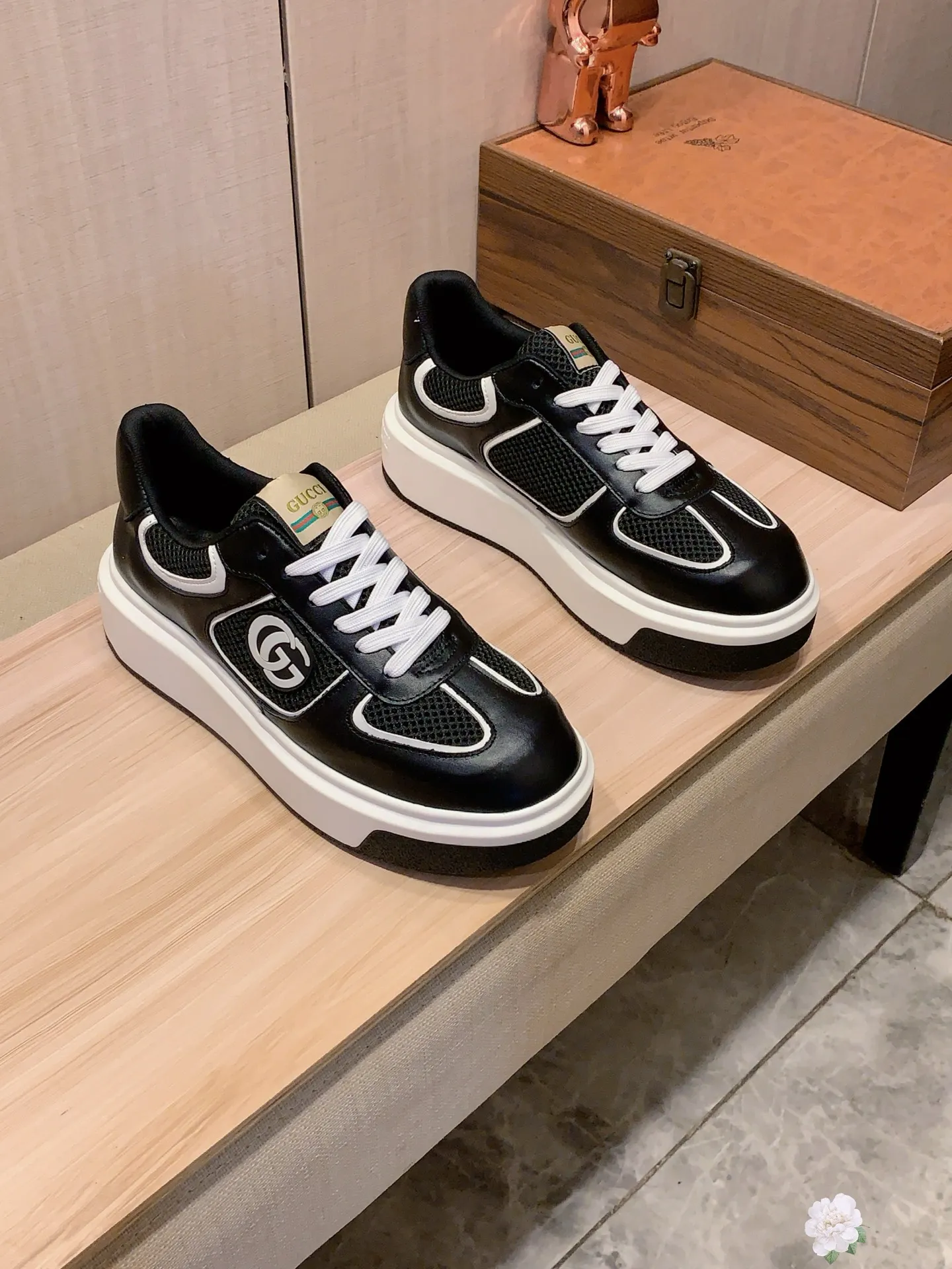 Men's men's shoes💰460💰💰🎩🎩[Lightning][Lightning] "Gucci*" The latest • popular casual shoes, top brand [seduce] luxury ~ purchasing agency, top ~ quality. [Strong] The upper is made of imported breathable cowhide with material ➕ breathable sheepskin feet (•) and fine workmanship. The original stylish and stylish soft rubber wear-resistant and non-slip outsole is light and comfortable on the feet. The real thing looks better when photographed in person. 0127: code: 38-44, 2️⃣ colors selected